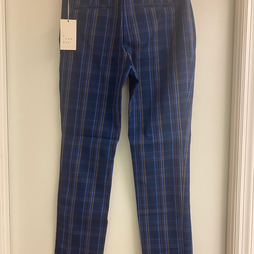 Women’s A New Day pants. Size 2 regular. Skinny ankle.